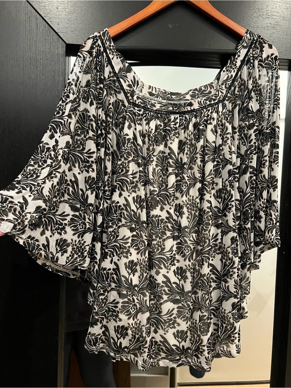 Lane Bryant Black & White Floral Off-Shoulder Tunic